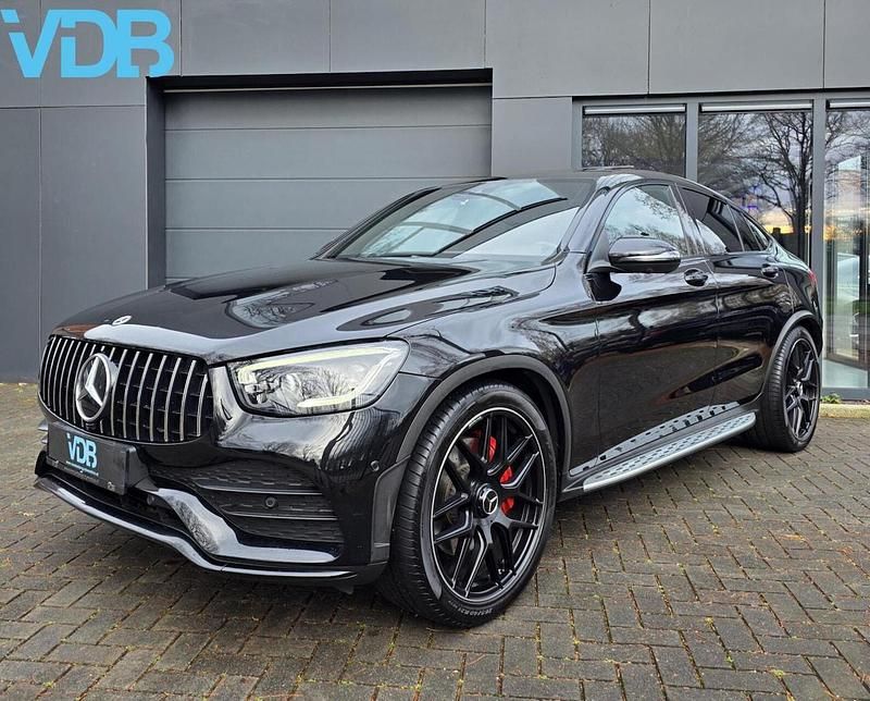 Zwart Gebruikt 2021 Mercedes GLC300e AMG SUV | € 51.900 (Duur) - Afbeelding 1/4