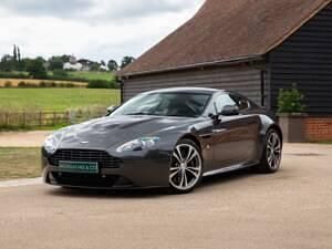 Zilvermeteorite silver Gebruikt 2011 Aston Martin V12 Vantage Coupé | € 96.163 - Afbeelding 1/4