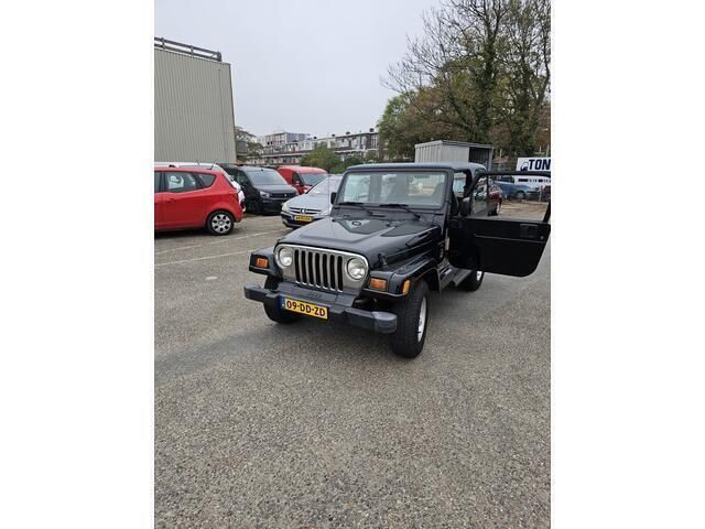Zwart Gebruikt 1999 Jeep Wrangler Sahara SUV | € 14.500 - Afbeelding 1/4