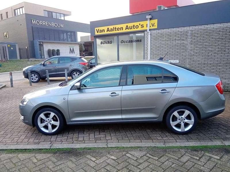 Grijs, metallic lak Gebruikt 2013 Skoda Rapid Business Line Hatchback | € 6.490 (Iets duurder) - Afbeelding 1/4