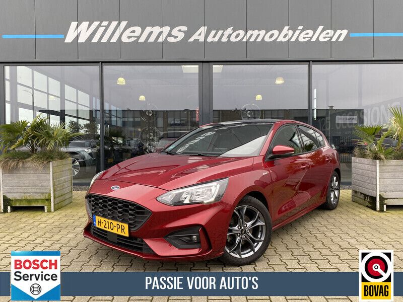 Rood Gebruikt 2020 Ford Focus Business Edition Hatchback | € 14.500 (Eerlijke prijs) - Afbeelding 1/4