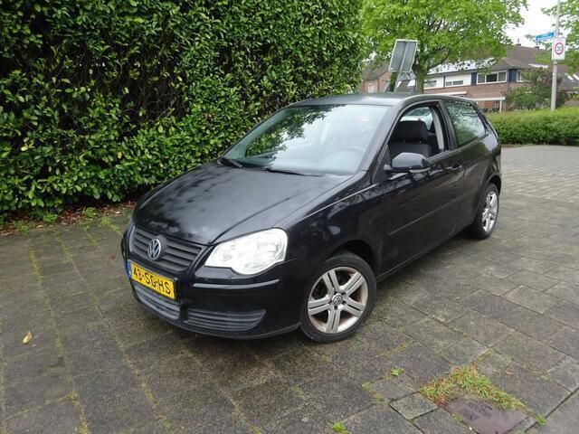 Zwart Gebruikt 2006 VW Polo Hatchback | € 1.250 (Super prijs) - Afbeelding 1/4