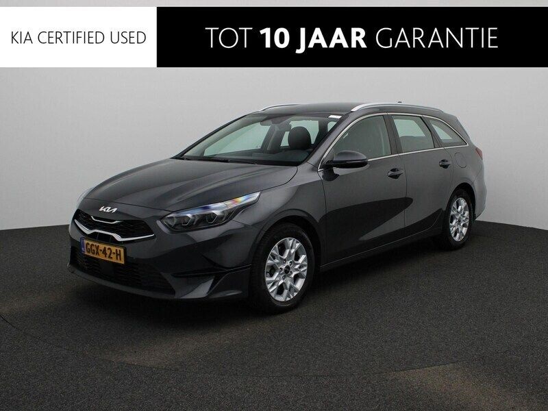 Grijs, metallic lak Gebruikt 2024 Kia Ceed Sportswagon Stationwagen | € 26.440 (Duur) - Afbeelding 1/2
