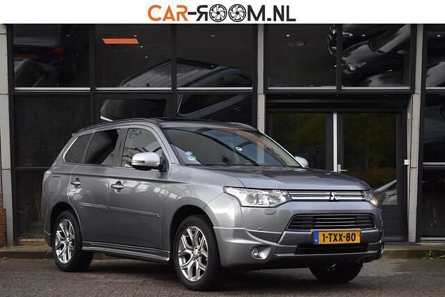 Grijs Gebruikt 2014 Mitsubishi Outlander Instyle SUV | € 6.950 (Eerlijke prijs) - Afbeelding 1/4