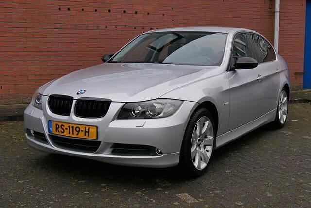 Occasion BMW 325 Executive 218 PK (160 kW) 2005 Grijs (metallic) Sedan