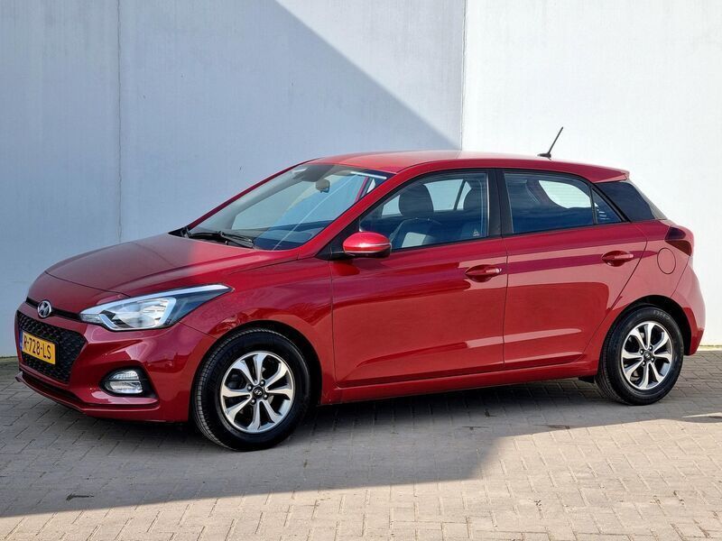 Rood Gebruikt 2019 Hyundai i20 Comfort Hatchback | € 12.680 (Iets duurder) - Afbeelding 1/4