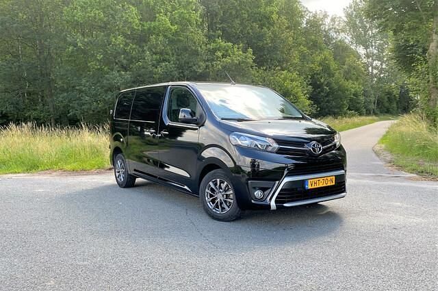 Zwart Gebruikt 2021 Toyota Proace MPV | € 25.750 (Duur) - Afbeelding 1/4