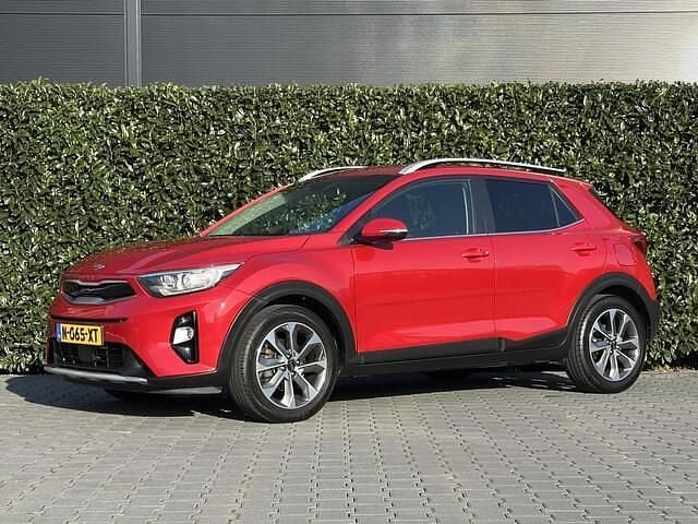 Rood Occasion 2018 Kia Stonic SUV | € 10.950 (Super prijs) - Afbeelding 1/4