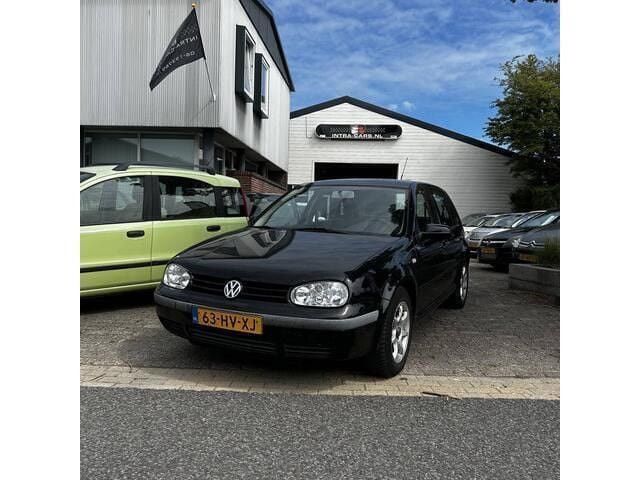 Zwart Gebruikt 2002 VW Golf IV Trendline Hatchback | € 395 (Super prijs) - Afbeelding 1/4