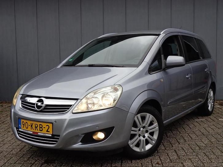 Gebruikt 2010 Opel Zafira Cosmo MPV | € 4.995 (Duur) - Afbeelding 1/4