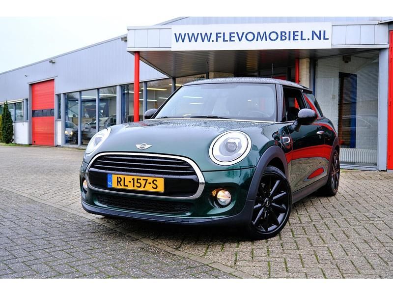 Occasion Mini Cooper D Business 116 PK (85 kW) 2018 Groen Hatchback