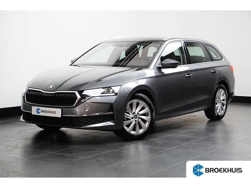Grijs Gebruikt 2025 Skoda Octavia Selection Stationwagen | € 34.945 - Afbeelding 1/4