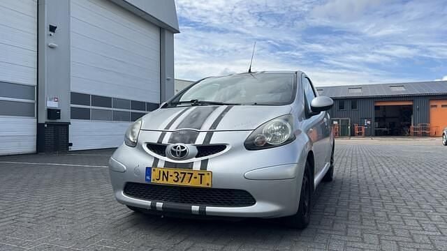 Grijs Gebruikt 2007 Toyota Aygo Hatchback | € 650 (Super prijs) - Afbeelding 1/4