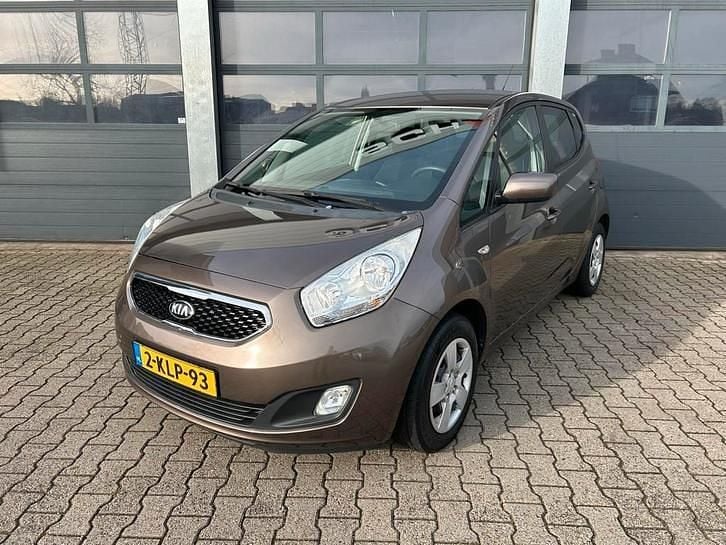 Bruin Gebruikt 2013 Kia Venga Hatchback | € 6.835 (Eerlijke prijs) - Afbeelding 1/4