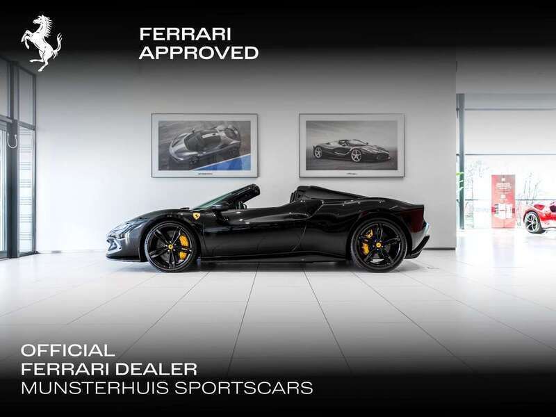 Zwart, metallic lak Gebruikt 2024 Ferrari 296 Cabriolet | € 389.000 (Eerlijke prijs) - Afbeelding 1/4