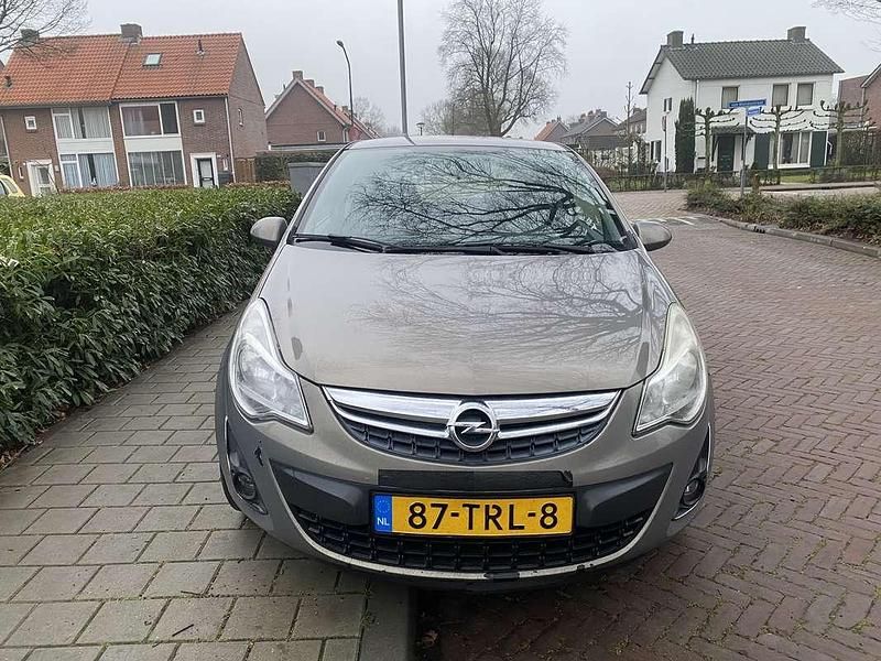 Occasion Opel Corsa Edition 86 PK (63 kW) 2012 Bruin Hatchback