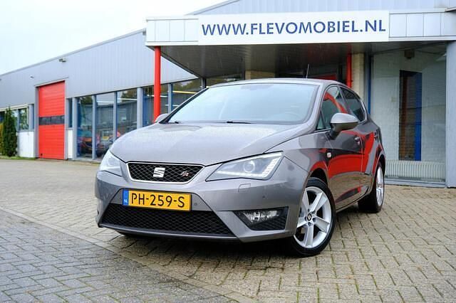 Grijs Gebruikt 2018 Seat Ibiza CONNECT Hatchback | € 10.450 (Iets duurder) - Afbeelding 1/4