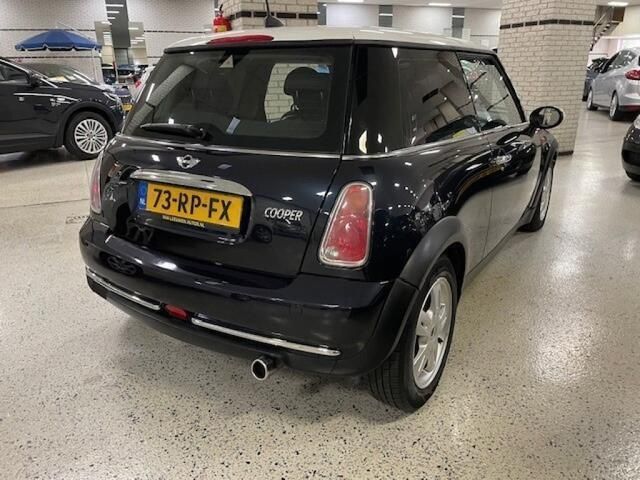 Occasion Mini Cooper Pepper 116 PK (85 kW) 2005 Zwart Hatchback
