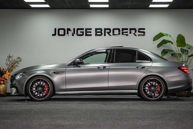 Grijs Gebruikt 2017 Mercedes S63 AMG Premium Plus Sedan | € 66.950 (Eerlijke prijs) - Afbeelding 1/4