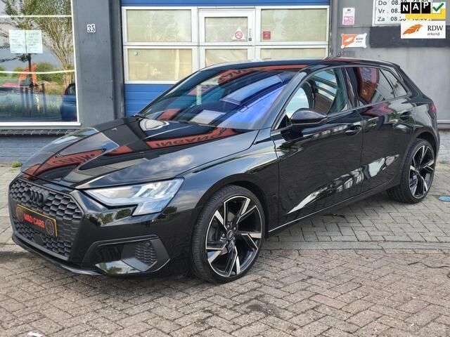 Zwart, metallic lak Gebruikt 2021 Audi A3 Sportback Proline Hatchback | € 22.900 (Eerlijke prijs) - Afbeelding 1/4