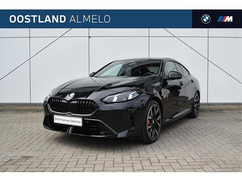 Zwart, metallic lak Gebruikt 2025 BMW 220 M Sport Coupé | € 39.950 (Super prijs) - Afbeelding 1/4