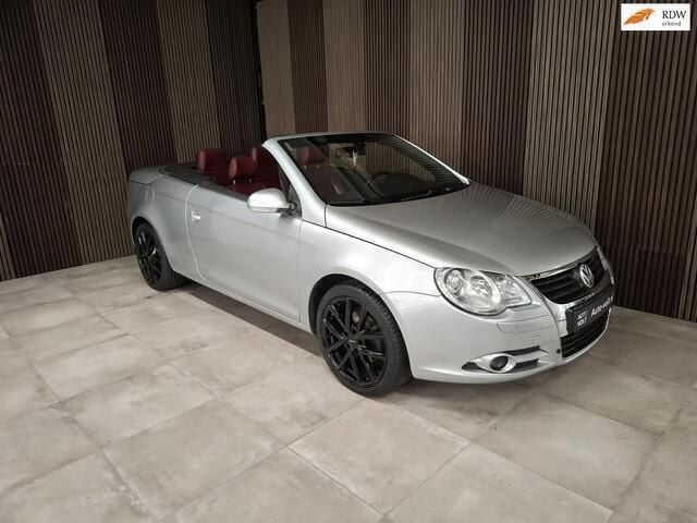 Grijs Gebruikt 2006 VW Eos Cabriolet | € 3.250 (Eerlijke prijs) - Afbeelding 1/4