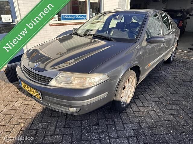 Grijs Gebruikt 2001 Renault Laguna II Expression Hatchback | € 695 (Goede deal) - Afbeelding 1/4