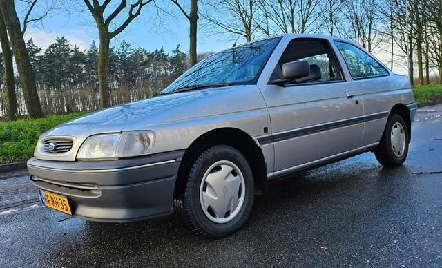 Grijs Gebruikt 1993 Ford Escort | € 3.950 - Afbeelding 1/4