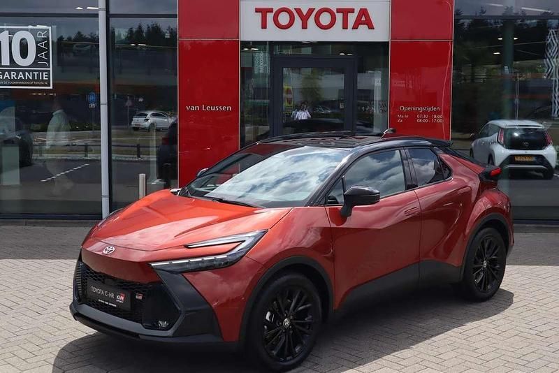 Bruin Nieuw 2025 Toyota C-HR Sport SUV | € 47.490 (Eerlijke prijs) - Afbeelding 1/4