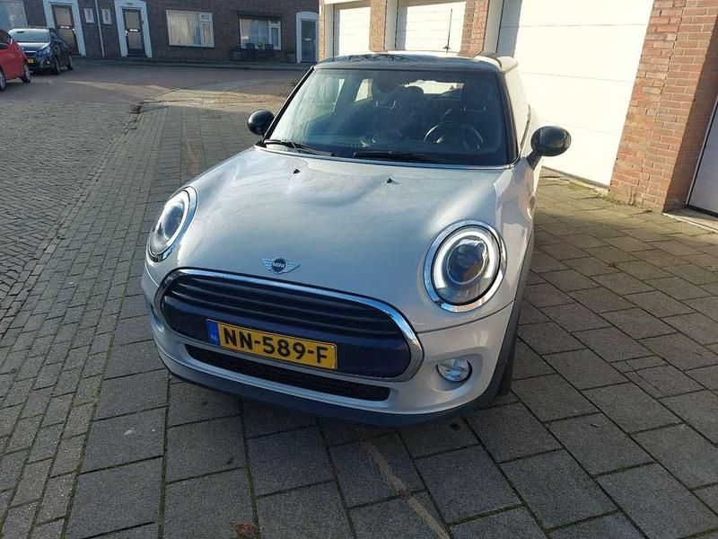 Grijs Gebruikt 2017 Mini Cooper Hatchback | € 10.999 (Super prijs) - Afbeelding 1/4