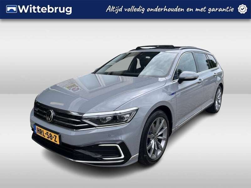 Grijs Gebruikt 2022 VW Passat GTE Stationwagen | € 24.450 (Eerlijke prijs) - Afbeelding 1/2