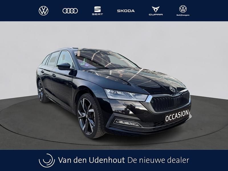 Zwart Occasion 2020 Skoda Octavia First Edition Stationwagen | € 20.950 (Iets duurder) - Afbeelding 1/4