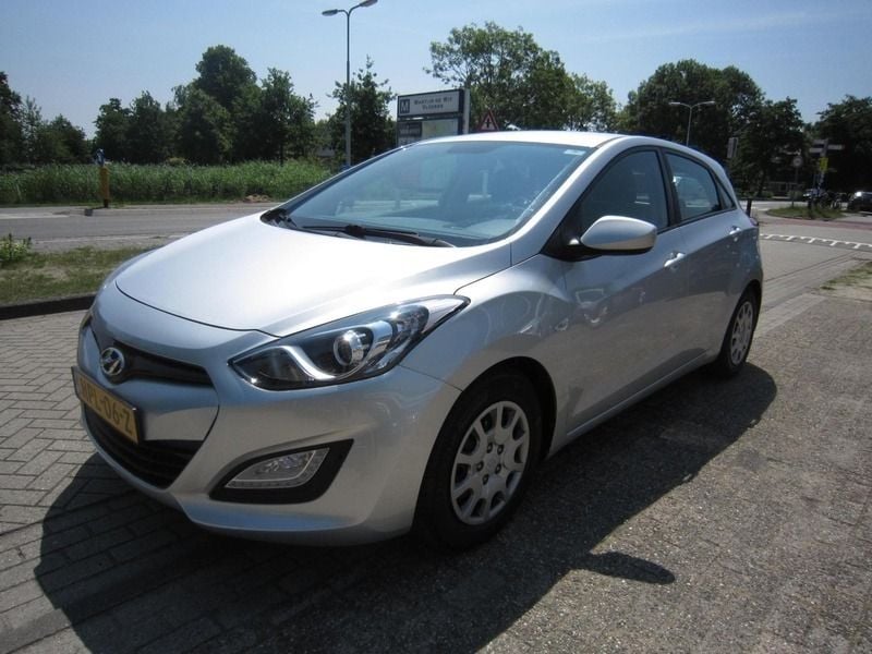 Grijs Gebruikt 2014 Hyundai i30 Hatchback | € 7.650 (Eerlijke prijs) - Afbeelding 1/4
