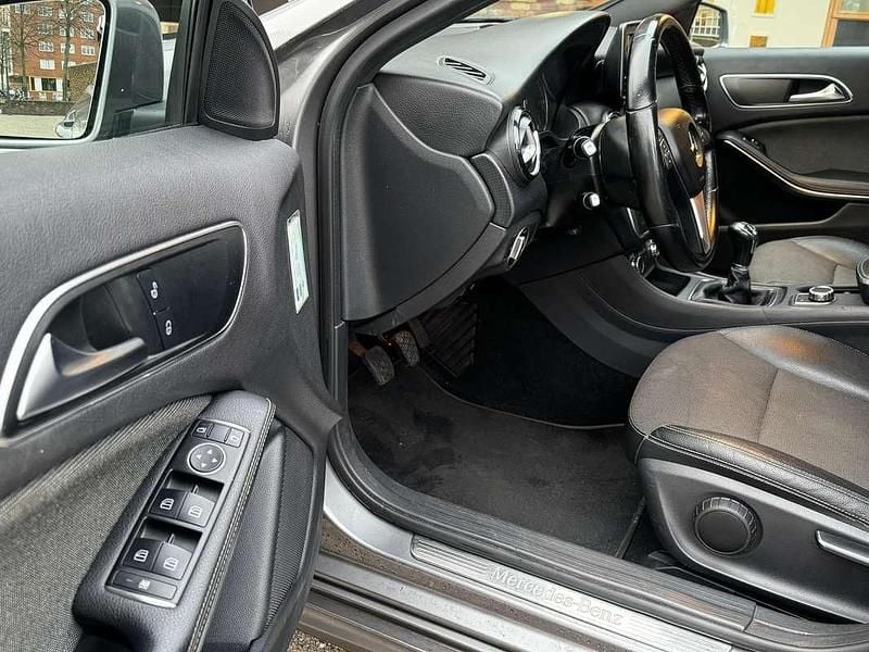 Occasion Mercedes A180 Ambition 122 PK (89 kW) 2012 Grijs Hatchback