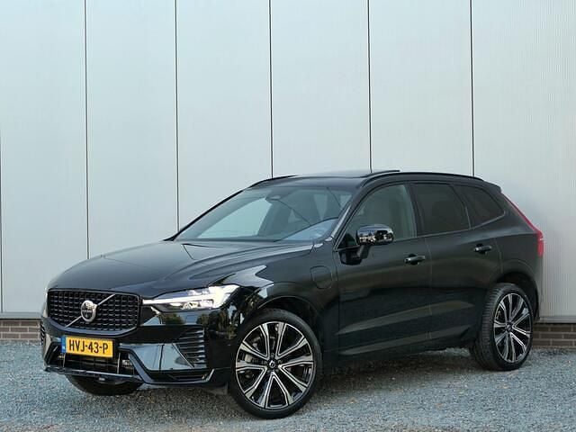Zwart Gebruikt 2022 Volvo XC60 Plus SUV | € 52.999 (Goede deal) - Afbeelding 1/4