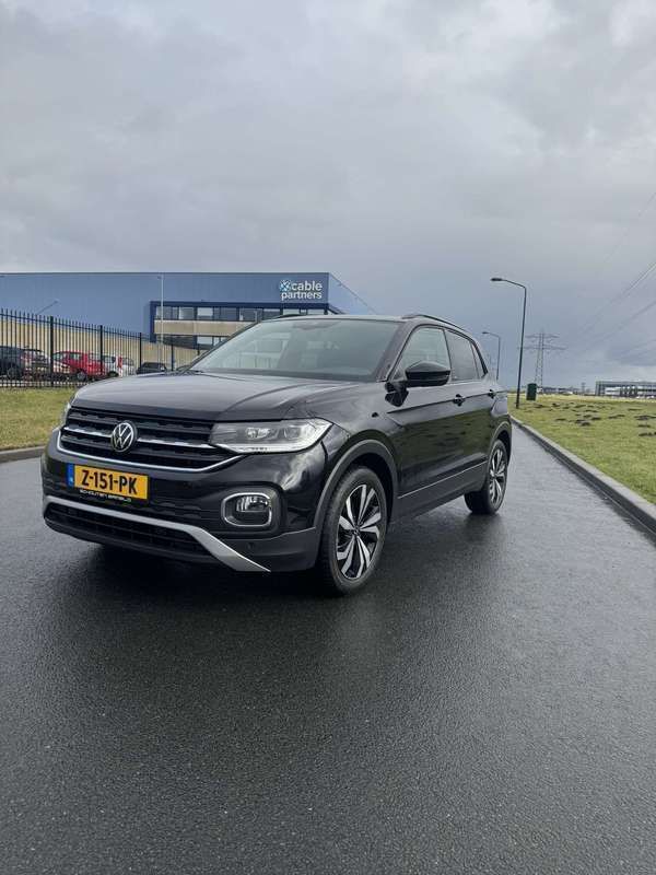 Zwart Gebruikt 2022 VW T-Cross Style SUV | € 28.500 (Eerlijke prijs) - Afbeelding 1/4