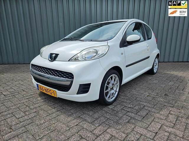Wit Gebruikt 2010 Peugeot 107 Hatchback | € 2.350 (Eerlijke prijs) - Afbeelding 1/4