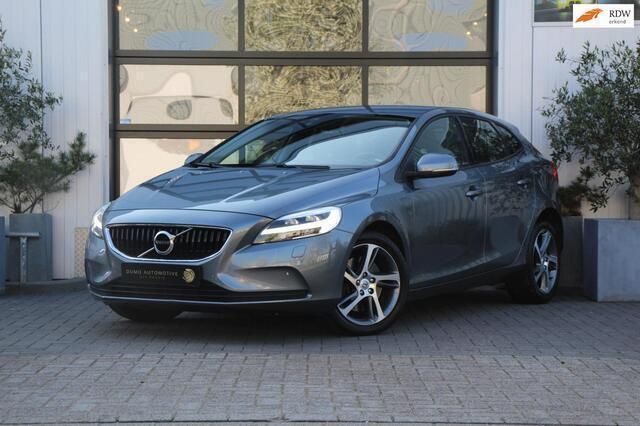 Grijs Gebruikt 2017 Volvo V40 Momentum Stationwagen | € 18.985 (Eerlijke prijs) - Afbeelding 1/4