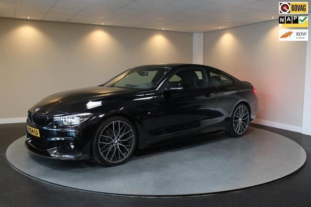 Zwart Gebruikt 2020 BMW 418 Executive Coupé | € 23.940 (Goede deal) - Afbeelding 1/4