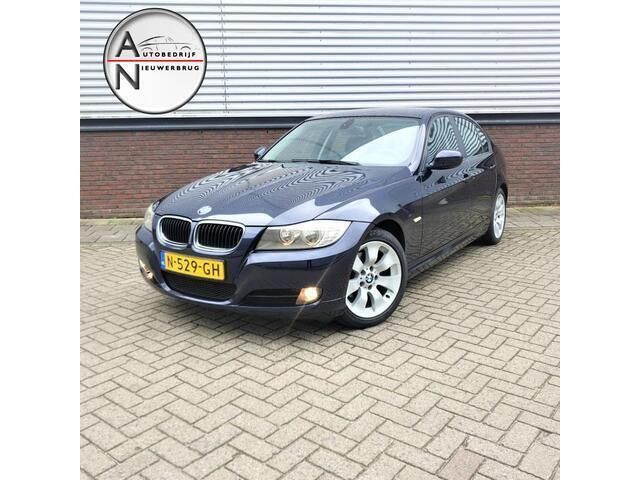 Blauw Gebruikt 2010 BMW 318 Sedan | € 7.845 (Eerlijke prijs) - Afbeelding 1/4