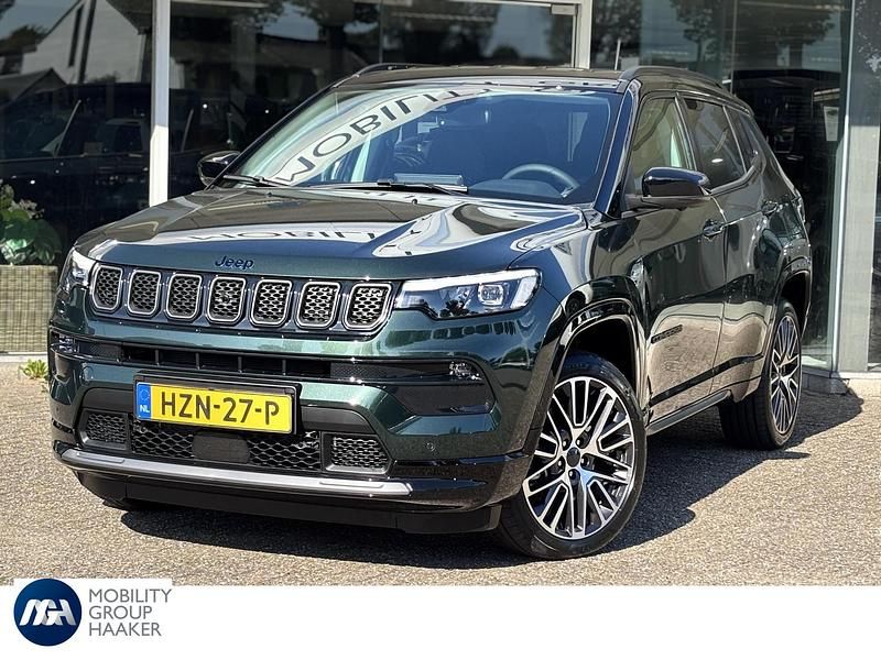 Groen Nieuw 2025 Jeep Compass Summit SUV | € 41.900 (Duur) - Afbeelding 1/4