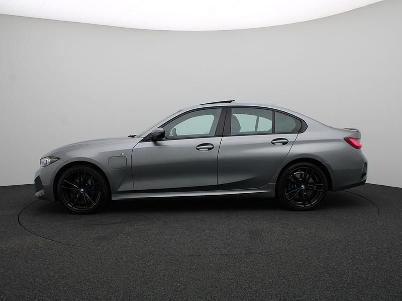 Occasion BMW 320e M Sport 204 PK (150 kW) 2025 Grijs (metallic) Sedan