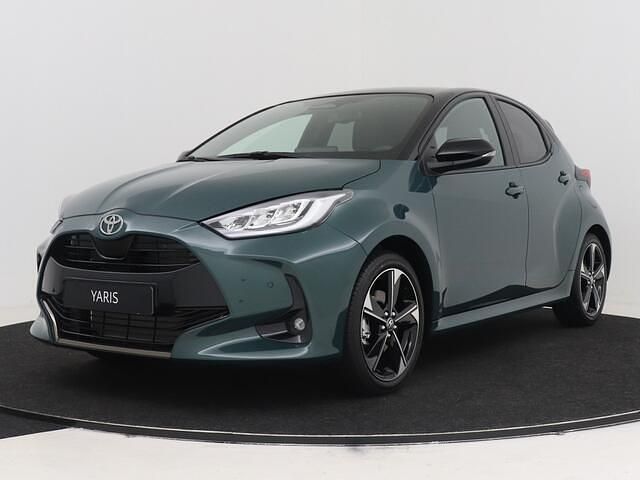 Nieuw Toyota Yaris Executive 131 PK (96 kW) 2025 Groen Hatchback