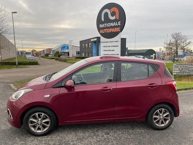 Occasion Hyundai i10 Comfort 67 PK (49 kW) 2014 Rood Hatchback