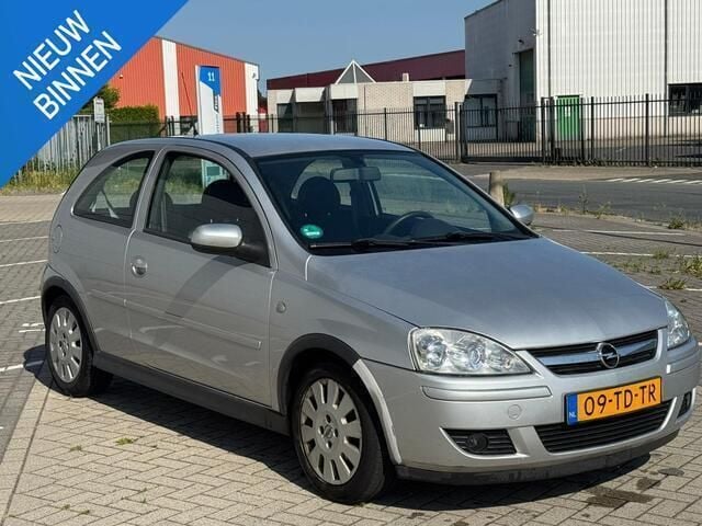 Grijs Gebruikt 2006 Opel Corsa Hatchback | € 1.077 (Goede deal) - Afbeelding 1/4