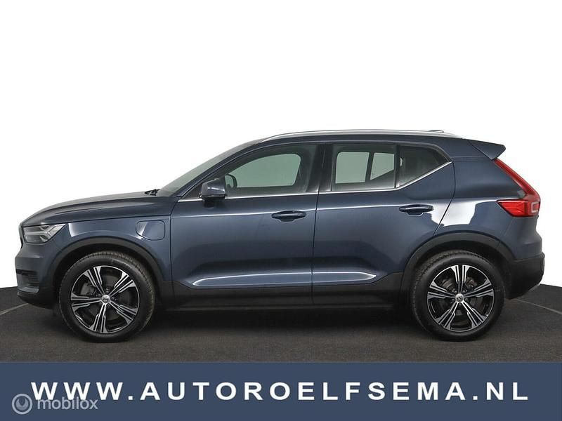 Blauw Gebruikt 2022 Volvo XC40 Inscription SUV | € 33.950 (Goede deal) - Afbeelding 1/4