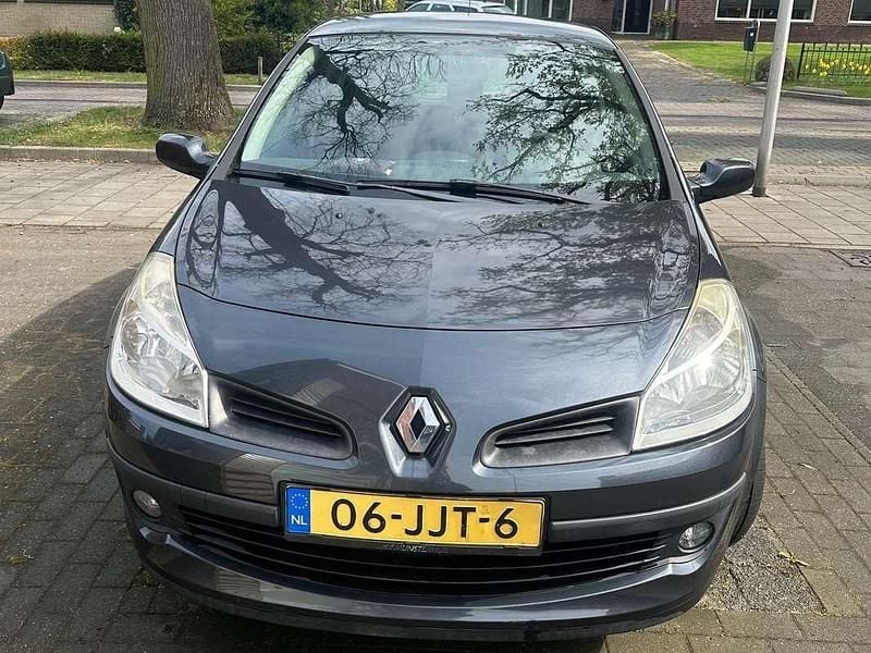 Grijs Gebruikt 2009 Renault Clio II Collection Hatchback | € 1.300 (Super prijs) - Afbeelding 1/4