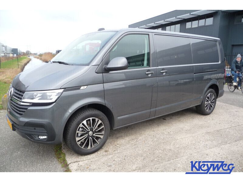 Grijs Nieuw 2024 VW T6.1 Highline Van | € 50.950 - Afbeelding 1/4