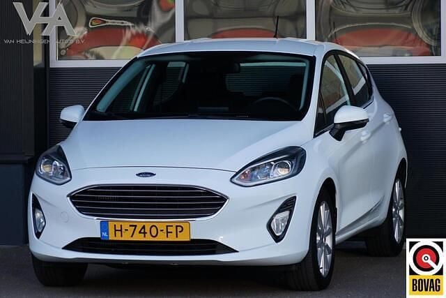 Wit Occasion 2020 Ford Fiesta Titanium Hatchback | € 13.950 (Eerlijke prijs) - Afbeelding 1/4