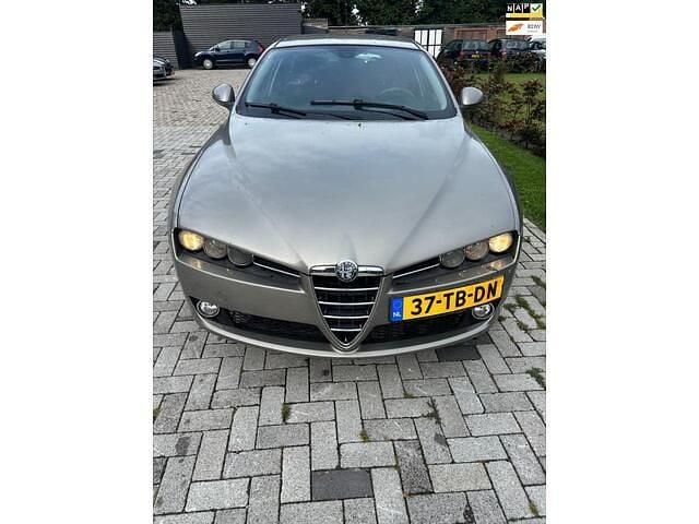 Grijs Gebruikt 2006 Alfa Romeo 159 Distinctive Stationwagen | € 2.950 - Afbeelding 1/4